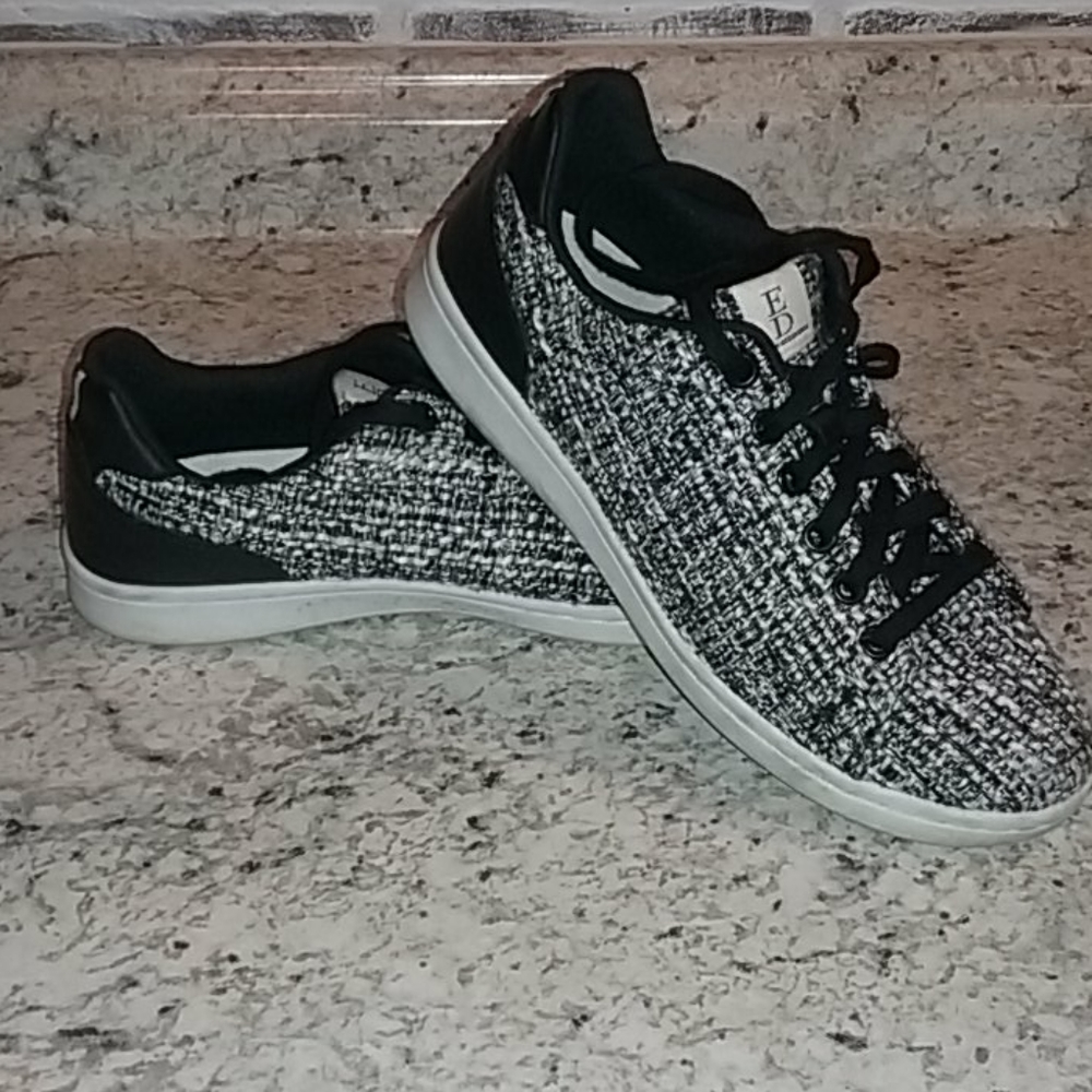 ELLEN DEGENERES sneakers Sz 9.5